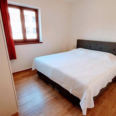 Luxury Apartment - Few Minutes From The Sea Porec Exterior photo
